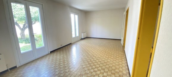 3 bedrooms House in Limoux, France No. 335134 5