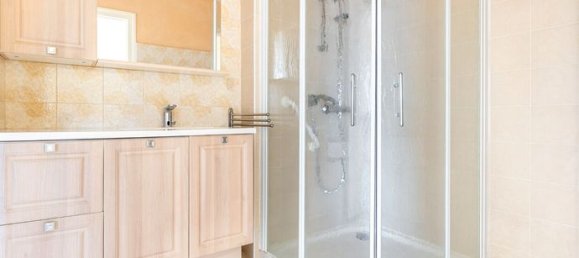 4 chambres Maison à Ain, France No. 310063 8