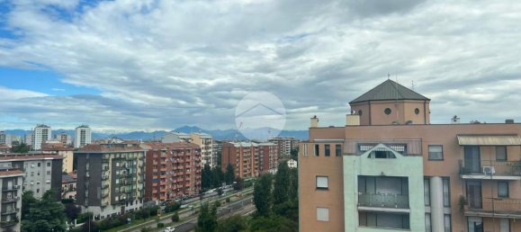 3 bedrooms Apartment in Milan, Italy No. 315676 27