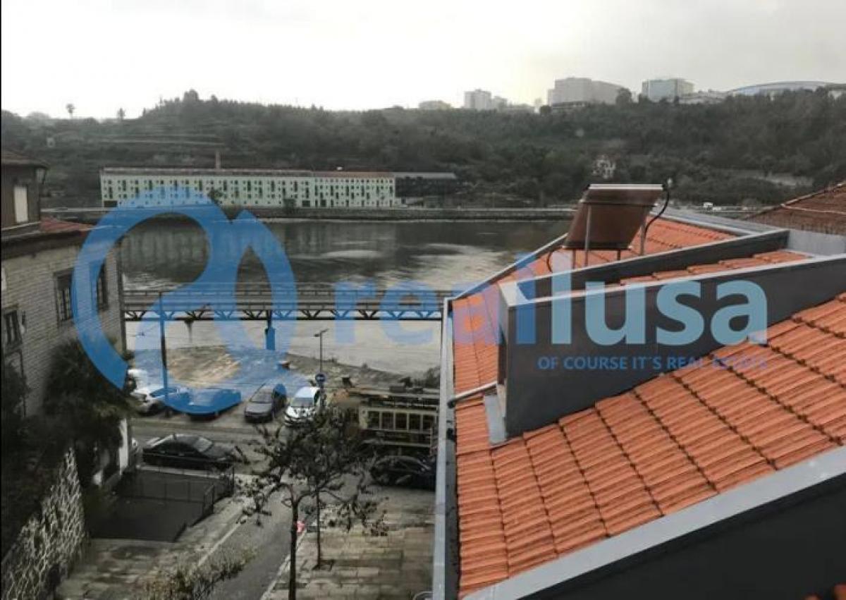 Magasin à Porto, Portugal 248m² No. 8231