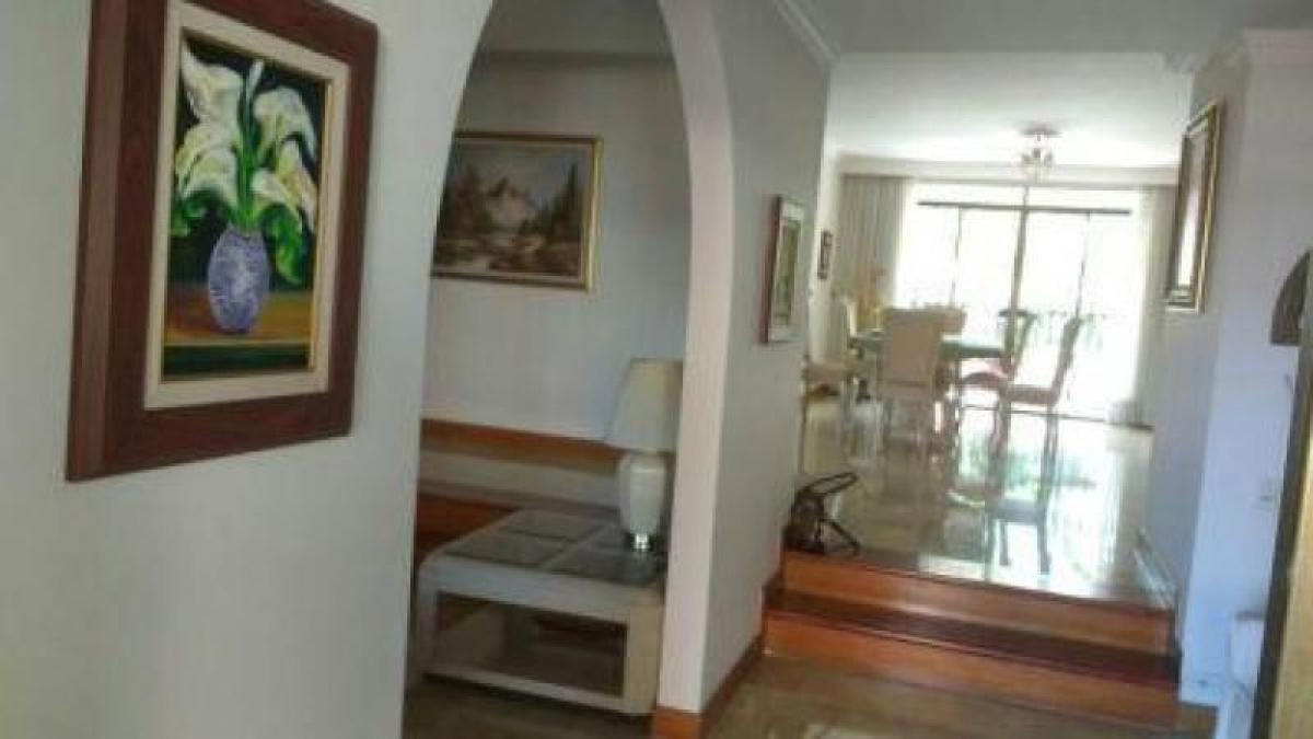 Дом с 4 спальнями в Медельин, Колумбия № 1309