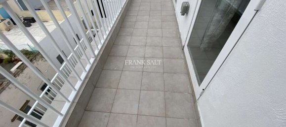 2 bedrooms Penthouse in Saint Julian's, Malta No. 11356 2