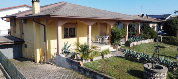 Studio in Fontaniva, Italy No. 7345 6