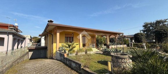 Studio in Fontaniva, Italy No. 7345 2