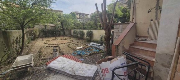 2 bedrooms Apartment in Florence, Italy No. 283840 18