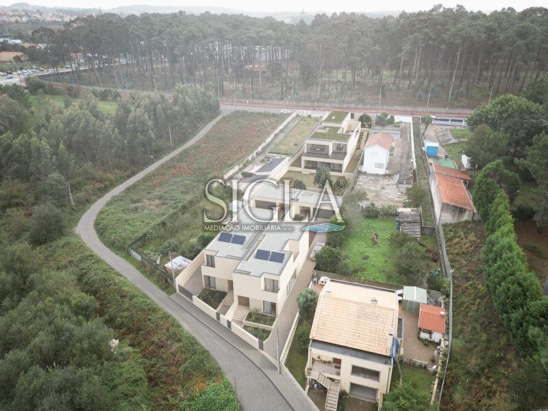  Land in Vila Nova de Gaia, Portugal No. 106024