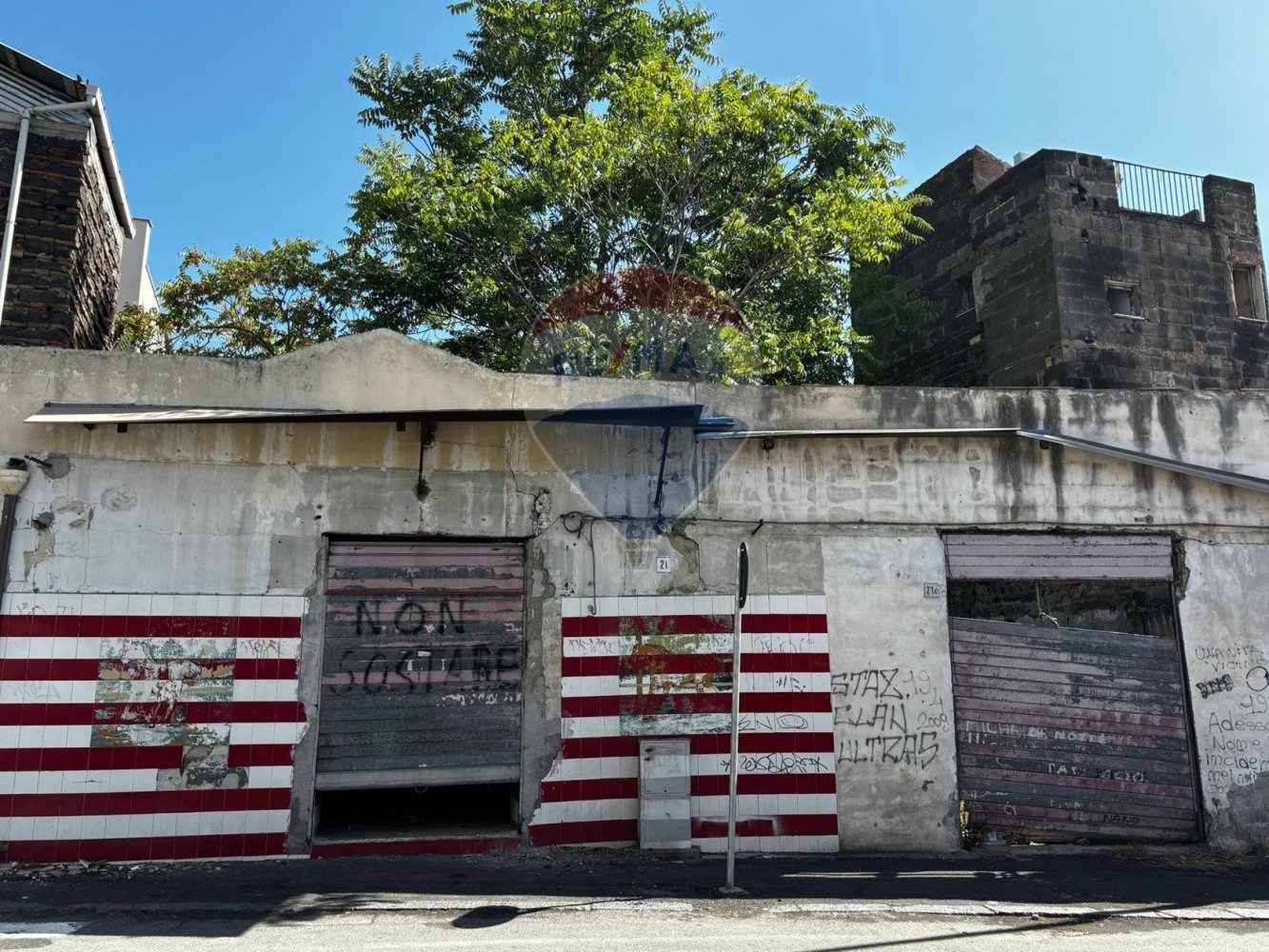 Propiedad comercial de 3 habitaciónes en Catania, Italy No. 54900