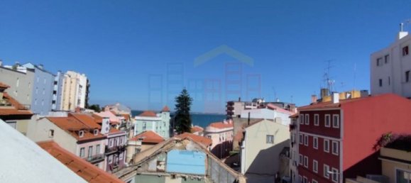 2 bedrooms Apartment in Lisbon, Portugal No. 163004 3