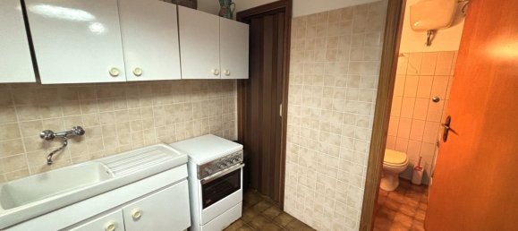 5 rooms House in Anversa degli Abruzzi, Italy No. 130086 8