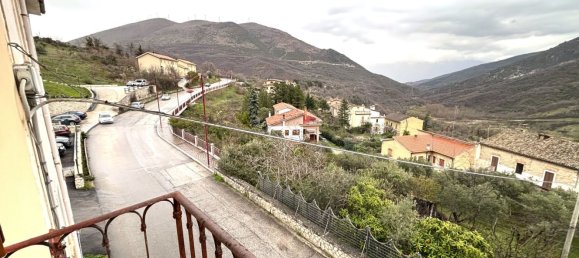 5 rooms House in Anversa degli Abruzzi, Italy No. 130086 13