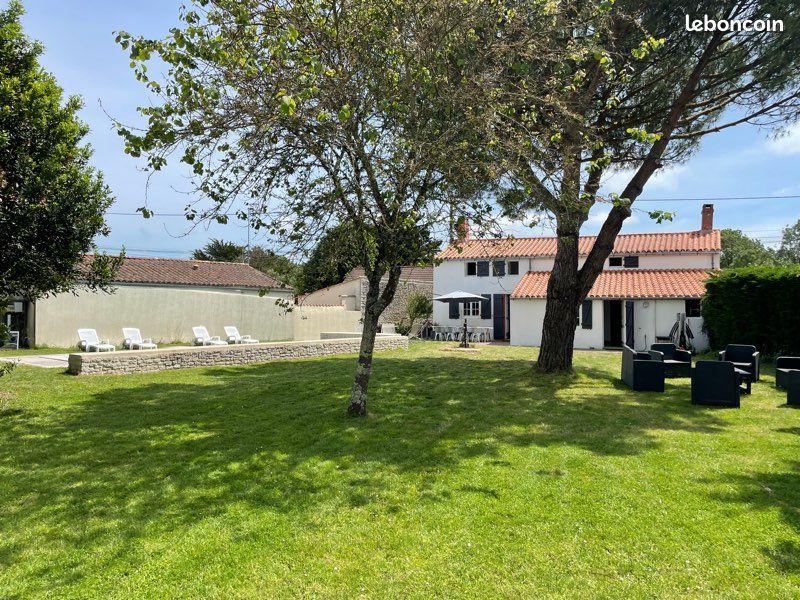 Casa de 4 dormitorios en Angles, France No. 324922