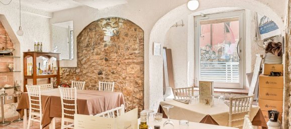 1 room Commercial property in Lerici, Italy No. 364084 4