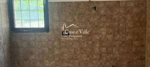 3 bedrooms House in Prato, Italy No. 352977 8