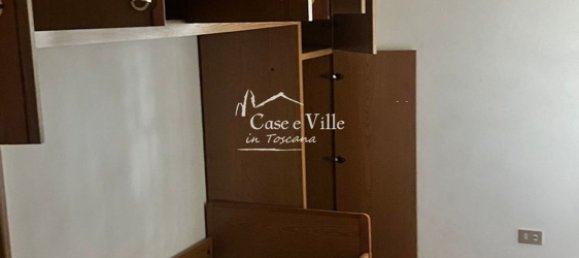 3 bedrooms House in Prato, Italy No. 352977 11