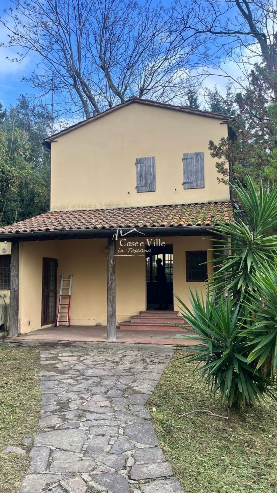 3 bedrooms House in Prato, Italy No. 352977