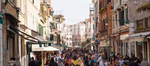 2 rooms Commercial property in Venice, Italy No. 61810 19