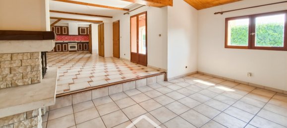 3 bedrooms House in Pujaut, France No. 323081 3