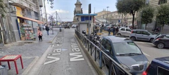 188m² Commercial property in Naples, Italy No. 301748 2