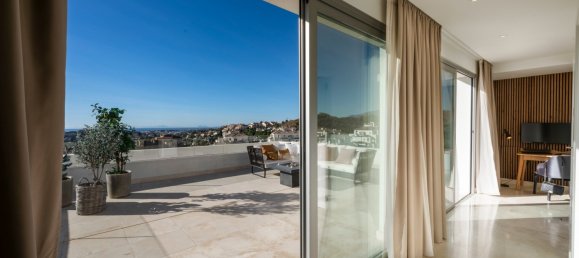 3 bedrooms Penthouse in Nueva Andalucia, Spain No. 4727 22