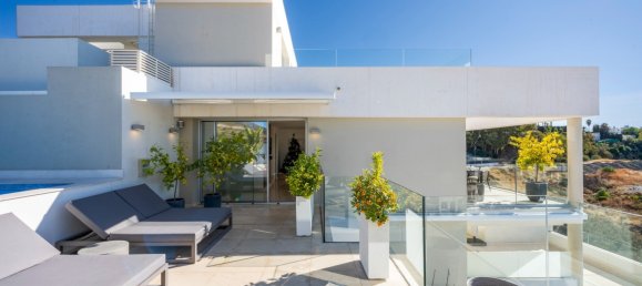 3 bedrooms Penthouse in Nueva Andalucia, Spain No. 4727 3