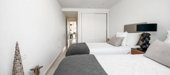 3 bedrooms Penthouse in Nueva Andalucia, Spain No. 4727 14