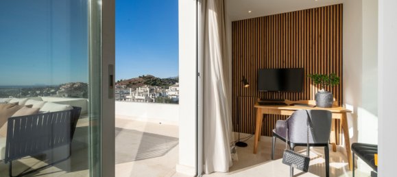 3 bedrooms Penthouse in Nueva Andalucia, Spain No. 4727 21