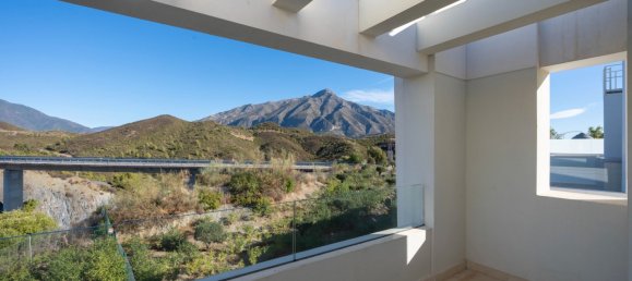 3 bedrooms Penthouse in Nueva Andalucia, Spain No. 4727 27