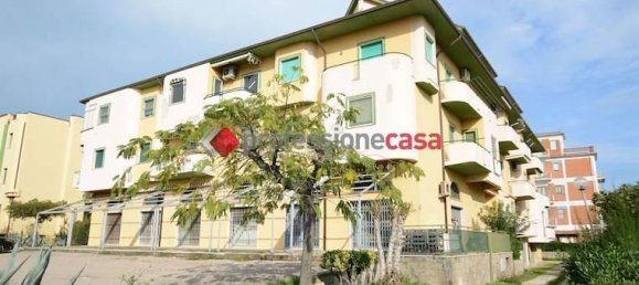 4-salle Appartement à Campomarino, Italy No. 35083 2
