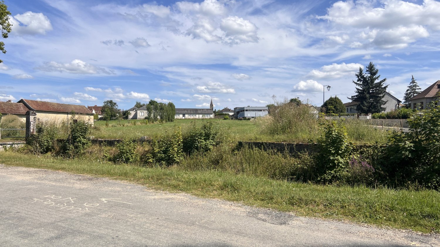 Terreno en Sancoins, France No. 253663