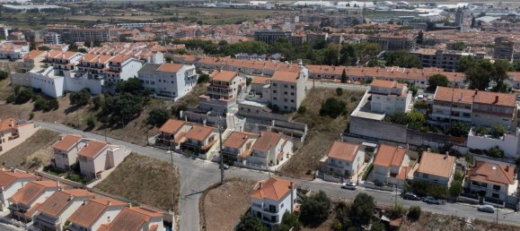 336m² Land in Vila Franca de Xira, Portugal No. 162181 3