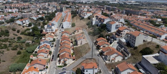 336m² Land in Vila Franca de Xira, Portugal No. 162181 4