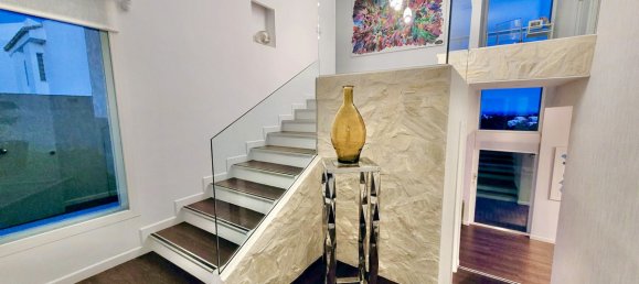 Villa de 4 dormitorios en Málaga, Spain No. 45492 23