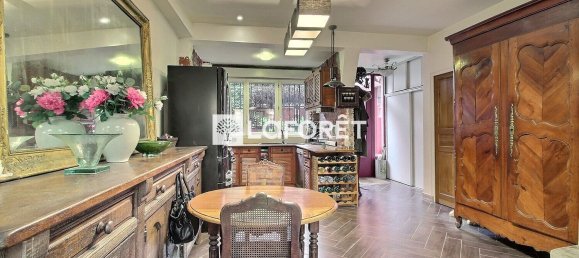 5 bedrooms House in Montreuil, France No. 169769 2