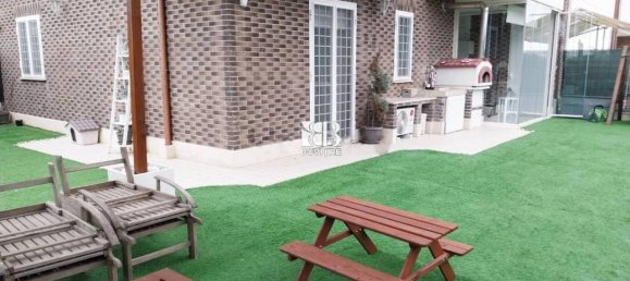 3 rooms Apartment in Rome, Italy No. 33210 2