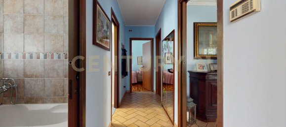 3-salle Appartement à Vanzago, Italy No. 339026 13