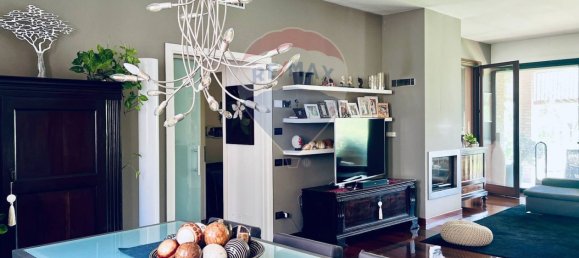 8 rooms House in Volongo, Italy No. 207869 3