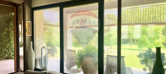 8 rooms House in Volongo, Italy No. 207869 6