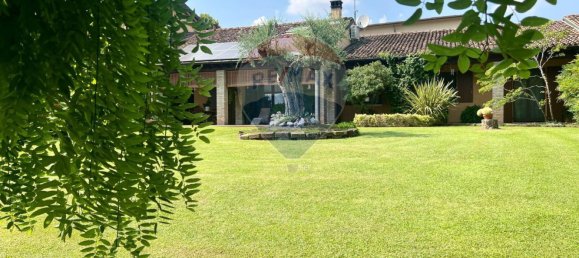 8 rooms House in Volongo, Italy No. 207869 7