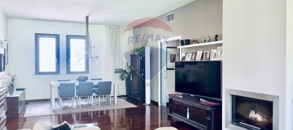 8 rooms House in Volongo, Italy No. 207869 9