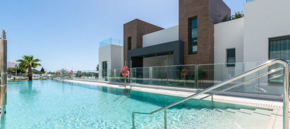 2 Schlafzimmer Doppelhaus in Marbella, Spain, Nr. 147111 26