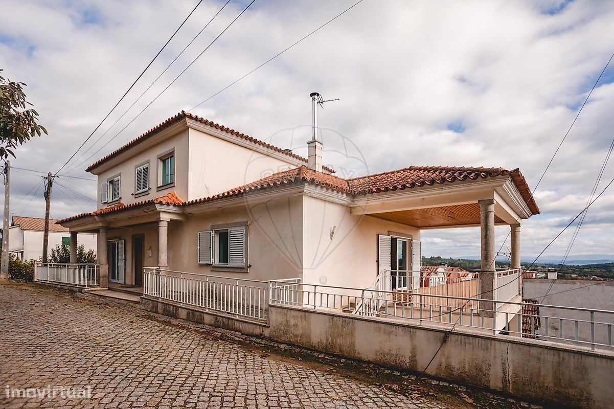 Casa de 3 dormitorios en Satao, Portugal No. 17969