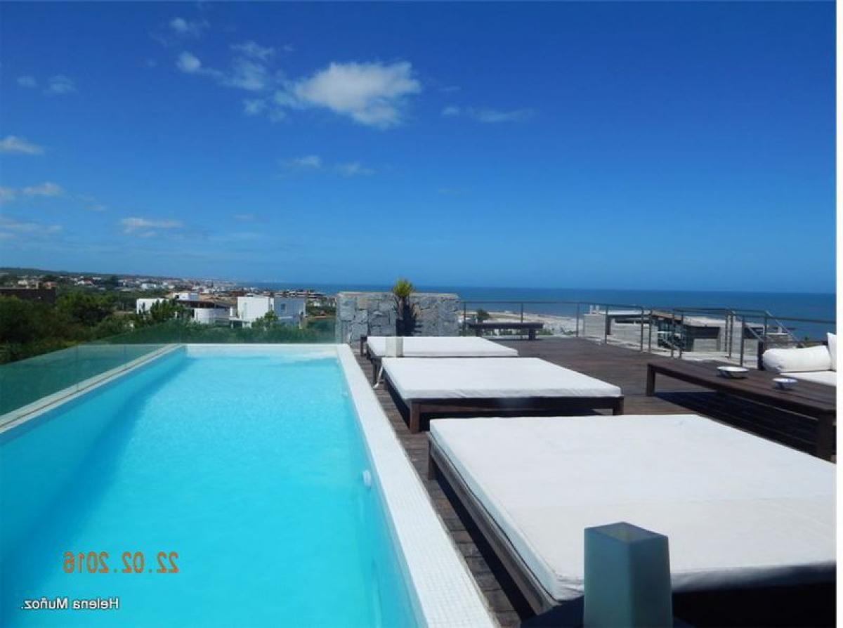 Дом с 7 спальнями в Мальдонадо, Уругвай № 9351