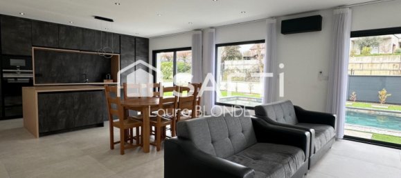 4 bedrooms Villa in Montmorot, France No. 208637 4