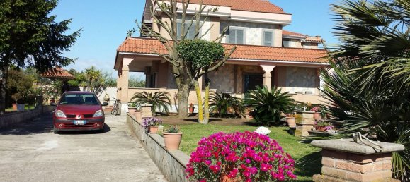 Villa de 7 dormitorios en Anzio, Italy No. 332011 2