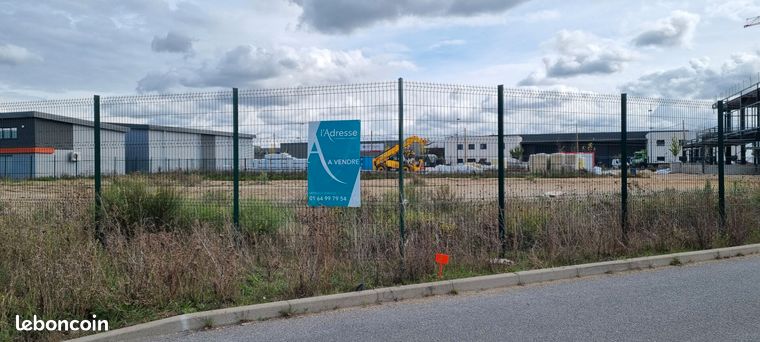 3200m² Land in Mennecy, France No. 277924