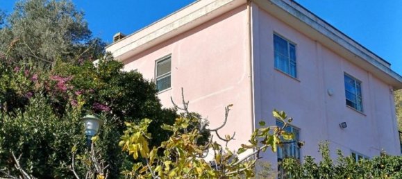 8 rooms Villa in Alassio, Italy No. 238149 7