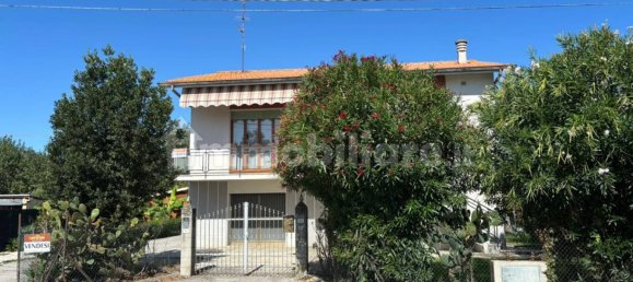 3 bedrooms Apartment in Mondolfo, Italy No. 321851 2