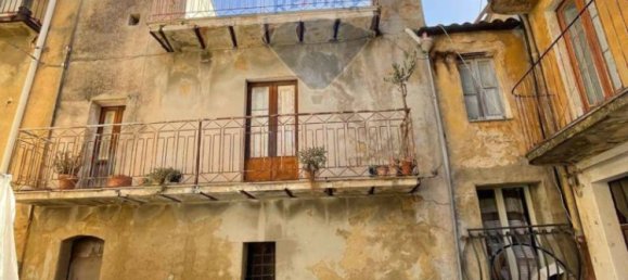 Casa de 2 dormitorios en Caltagirone, Italy No. 125043 2