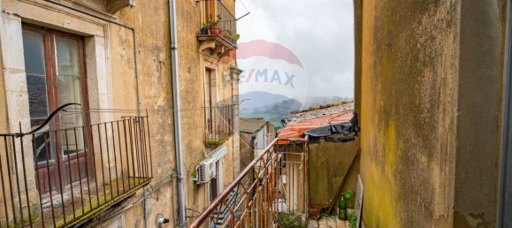 Casa de 2 dormitorios en Caltagirone, Italy No. 125043 4