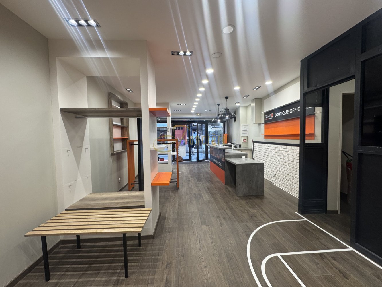  عقار تجاري في Bourges, France 42متر مربع رقم 91013